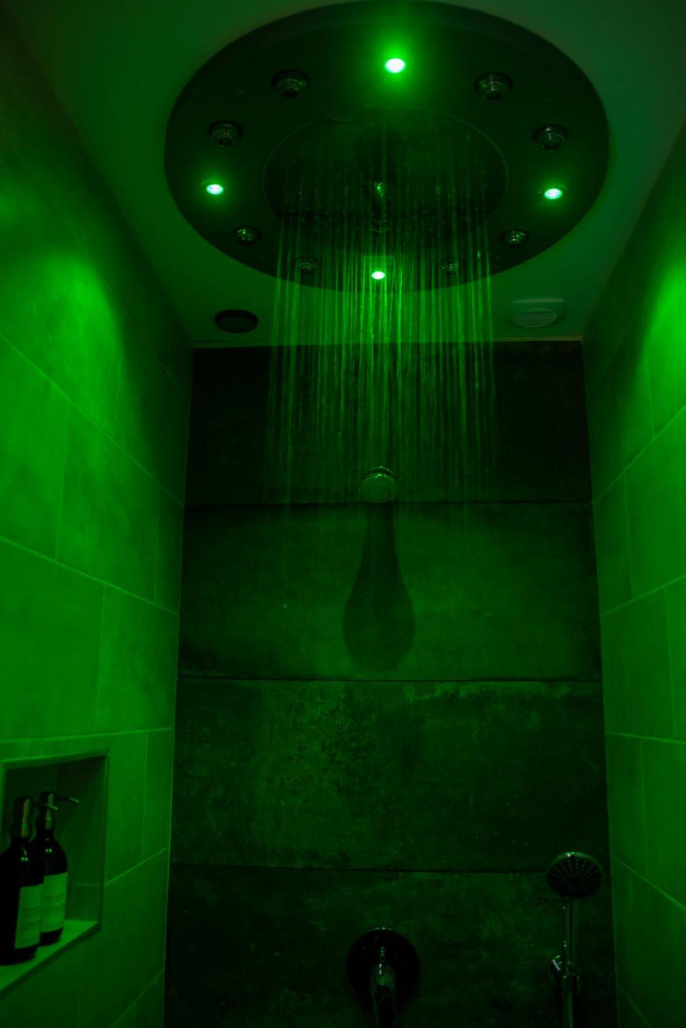 Le Mas Aux Amoureux , Suite Romantique Et Spa Ле Баркарес Экстерьер фото