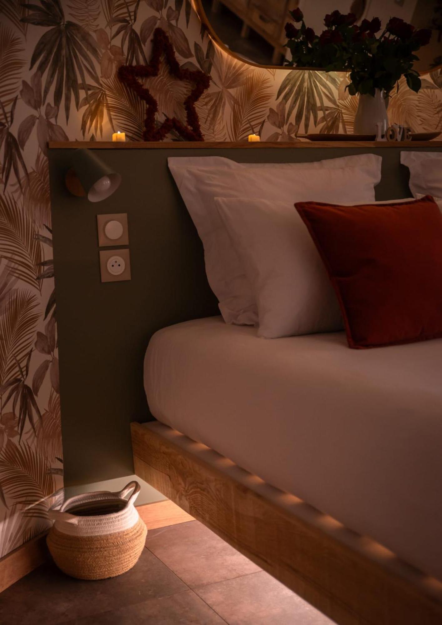 Le Mas Aux Amoureux , Suite Romantique Et Spa Ле Баркарес Экстерьер фото