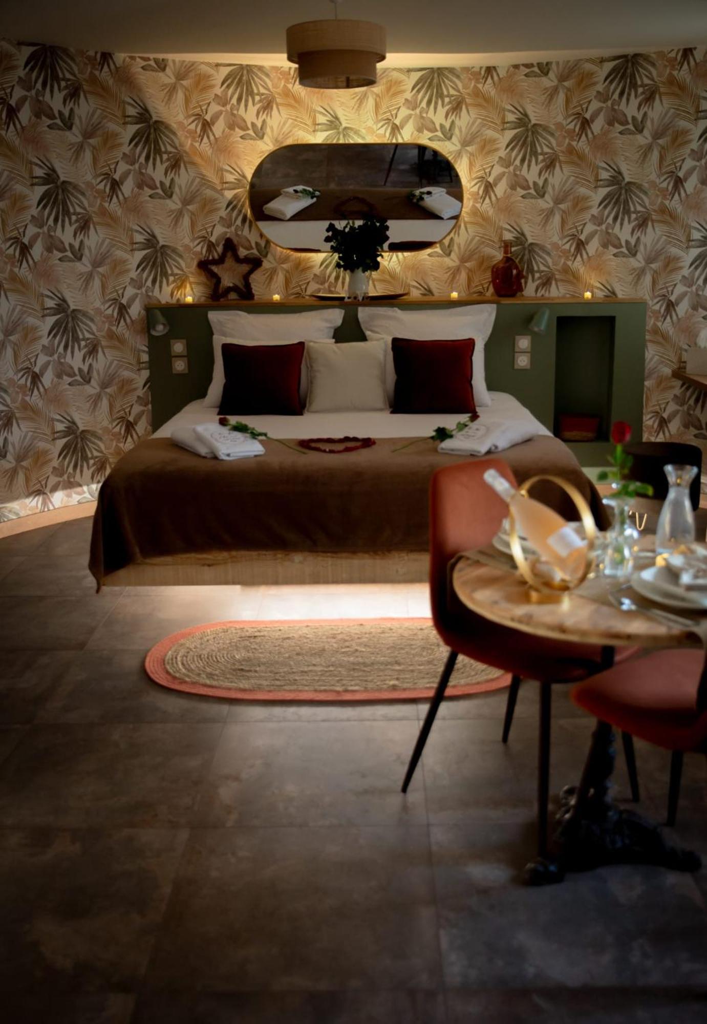 Le Mas Aux Amoureux , Suite Romantique Et Spa Ле Баркарес Экстерьер фото
